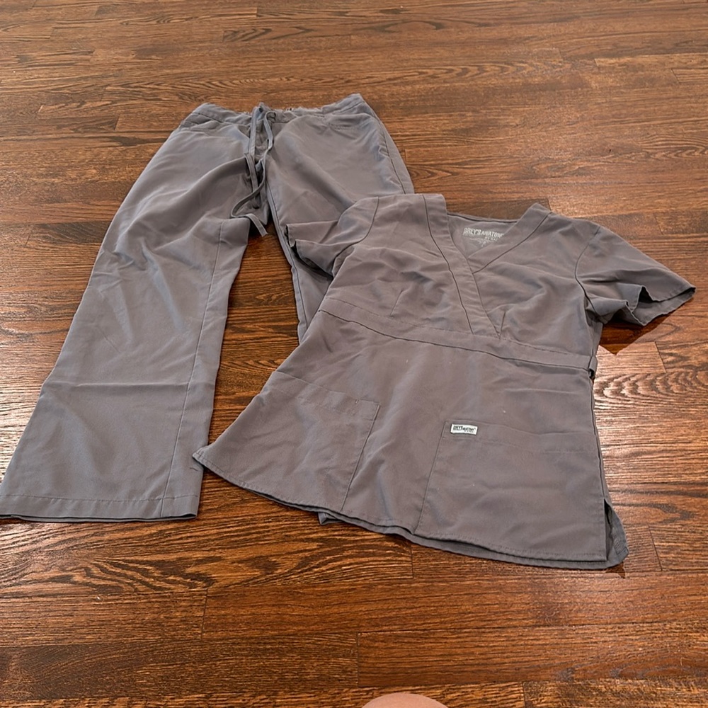 Greys Anatomy gray scrub set